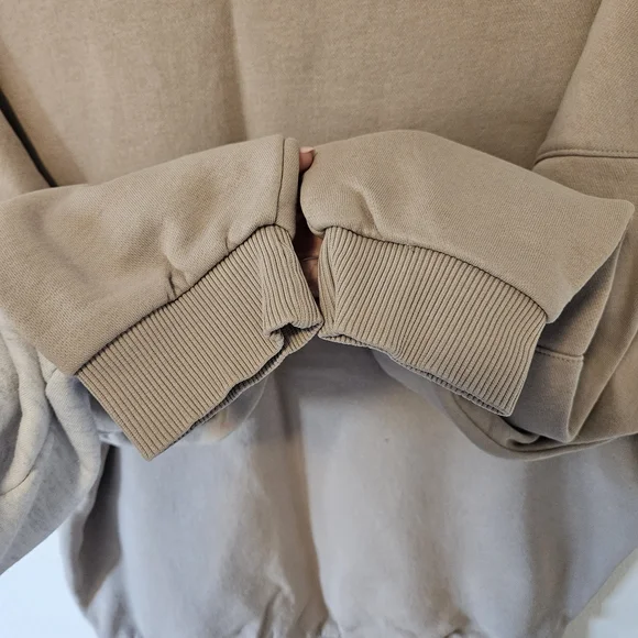 Over Sized Reebok Sweater Size M - Picture 3 of 4